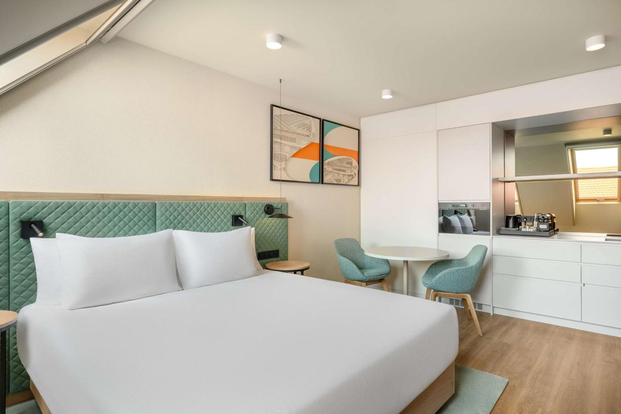 Hilton Garden Inn Debrecen City Center Exterior photo