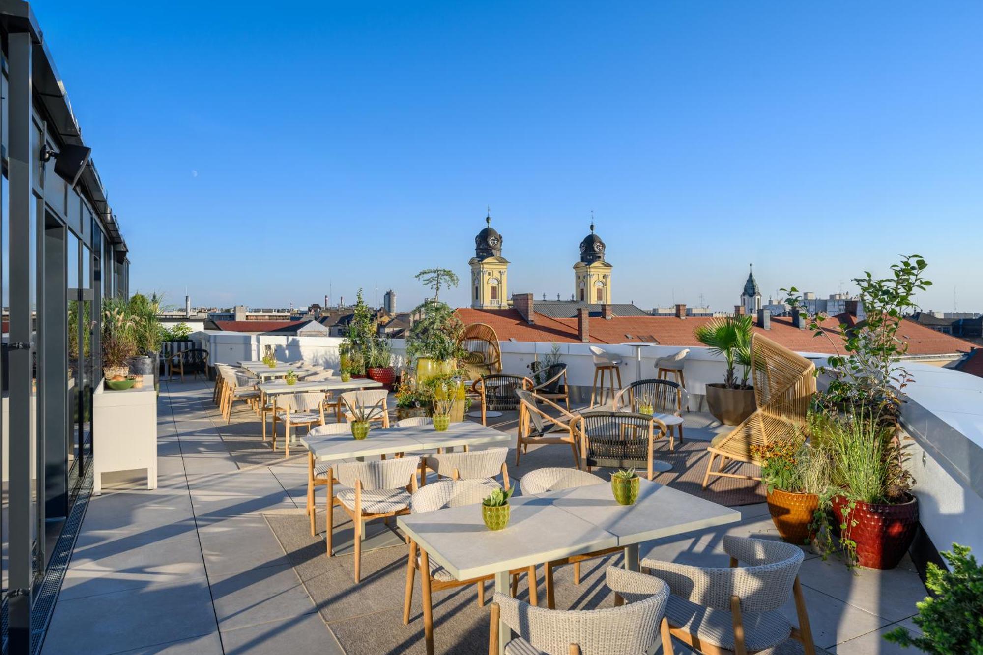 Hilton Garden Inn Debrecen City Center Exterior photo